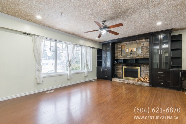 Photo - 2088 Majestic Crescent