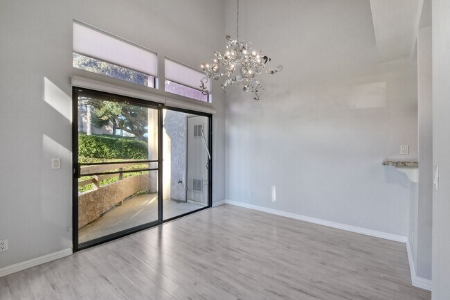 Photo - 1951 Swallow Ln