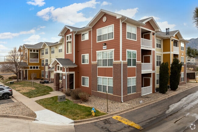 Building Photo - Westmeadow Peaks