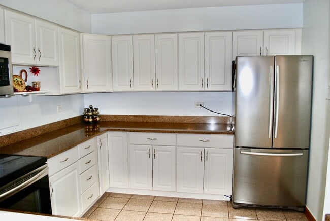 Photo - 4710 Euclid Ave Unidad 2D