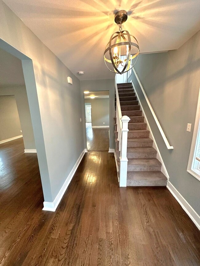 Photo - 109 S Main St