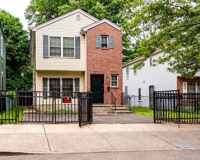 Building Photo - 127 S 8th St Unit 125-127 S 8th St 1st Fl