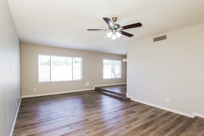 Photo - 15028 N 40th Pl