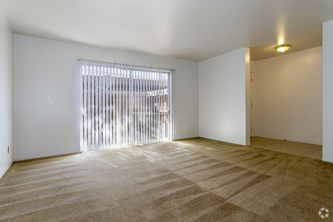 1HAB, 1BA - 910 ft² - Parkway Townhomes