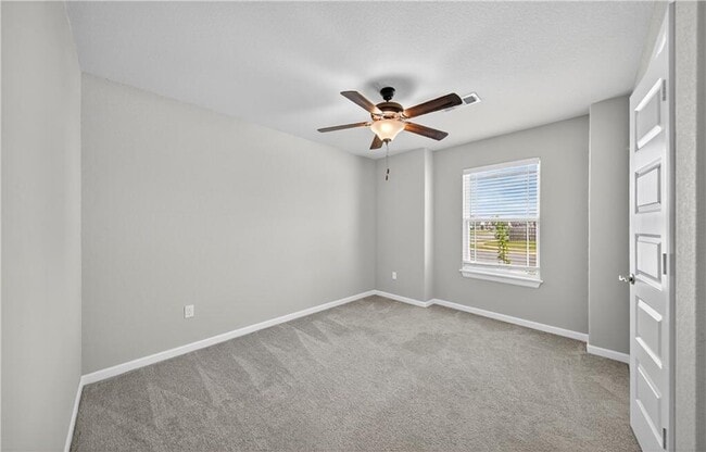 Photo - 440 Willow Dr