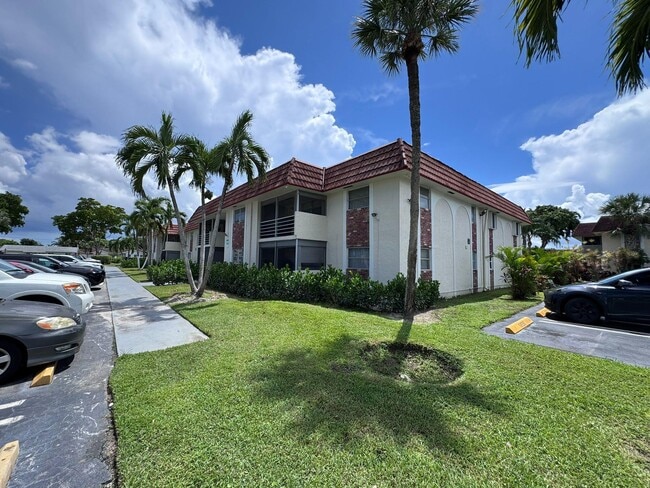 Photo - 22715 SW 66th Ave Unidad 105