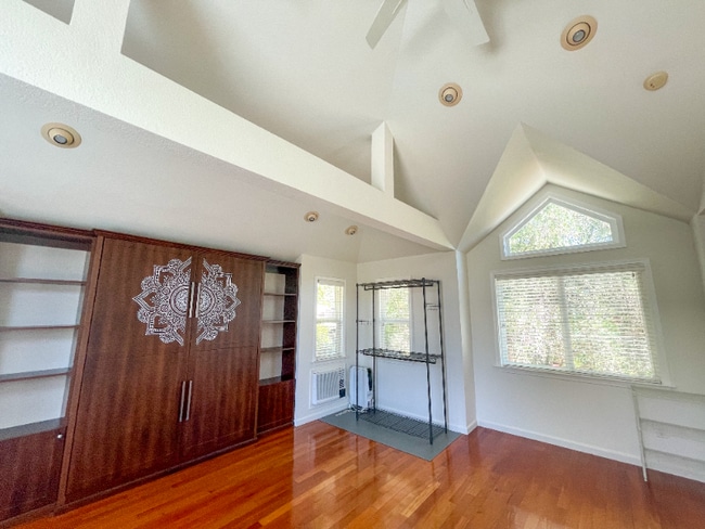 Photo - 170 Bales Dr