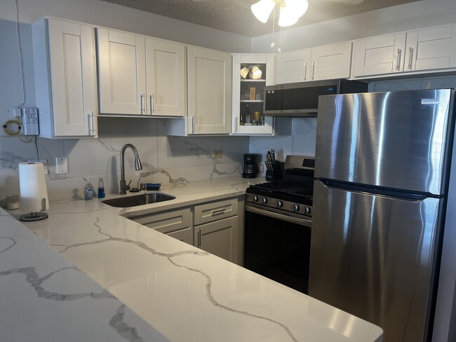 Photo - 2452 Tusitala St