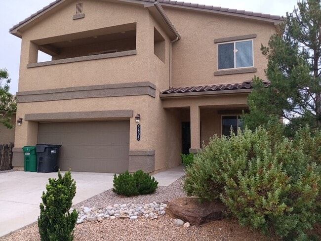 **Beautiful 4 Bedroom Home**Located in Lom... - **Beautiful 4 Bedroom Home**Located in Lom...
