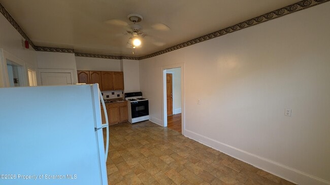 Photo - 914 W Lackawanna Ave