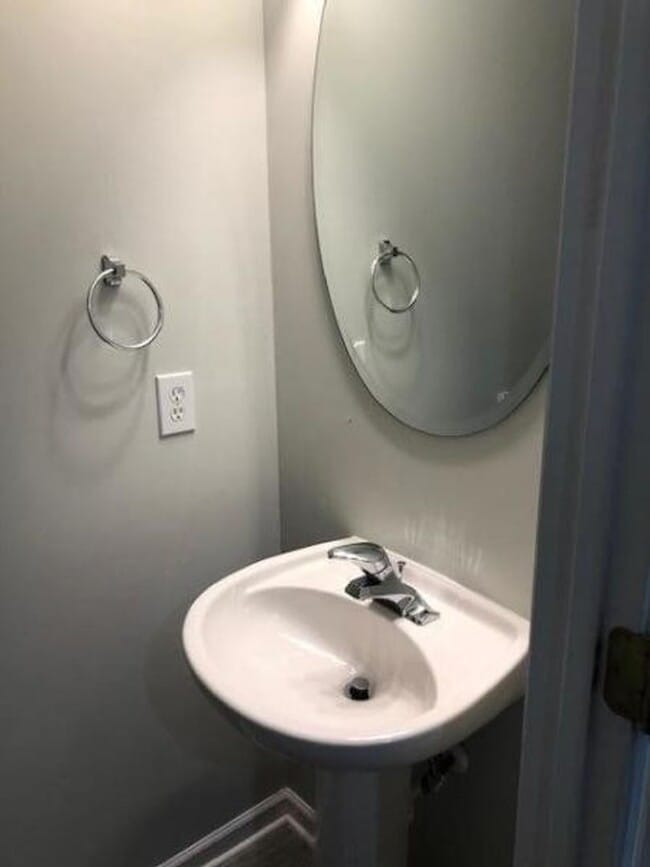 Photo - 2 Bedroom 2.5 Bath Townhome in Summer Wood!