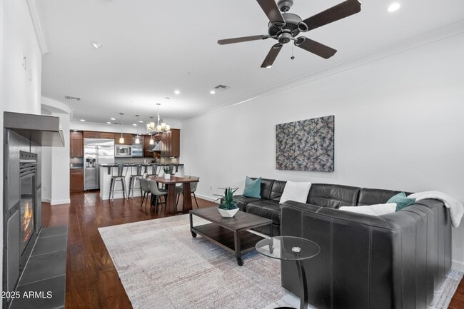 Building Photo - 4909 N Woodmere Fairway Unit 1003