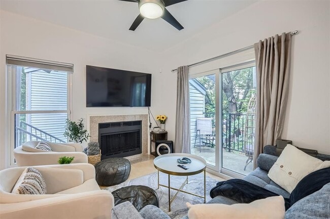 Photo - 802 S 1st St Unit 215