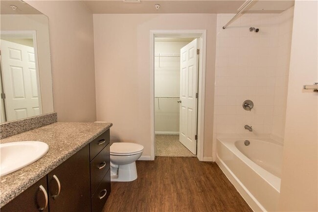 Photo - 1401 E 4th St Unit 201