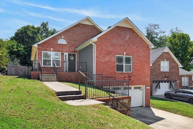 301 Birdsong Trc