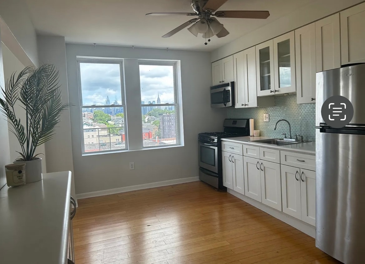 Photo - 201 45th St Unit E2