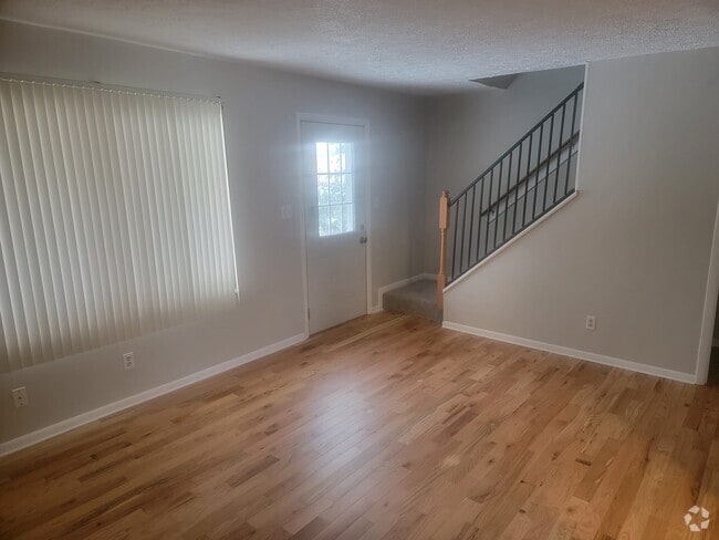 Building Photo - 909 E Marietta Ave Unit B Rental