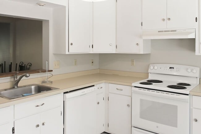 124 Blithe Ct