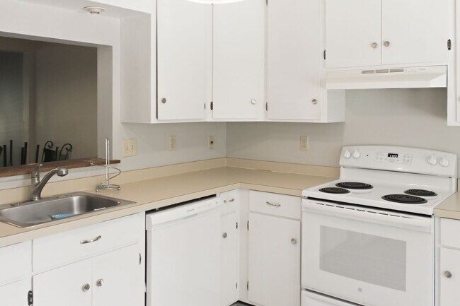 Photo - 124 Blithe Ct