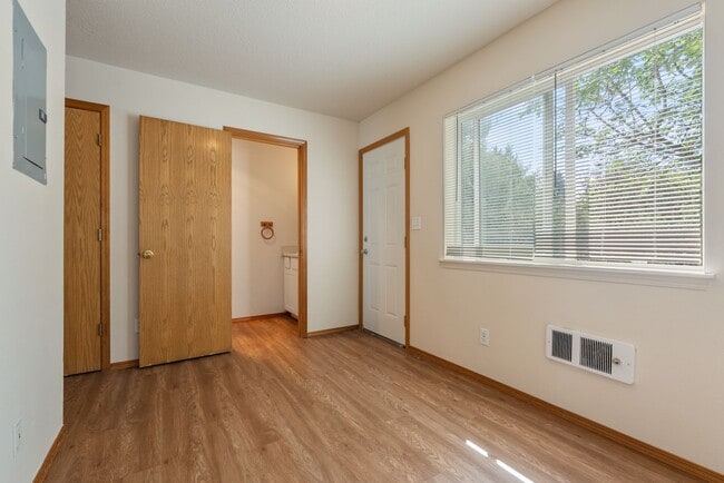 Photo - 2-Bedroom Duplex in SE Portland - Enjoy 1/...