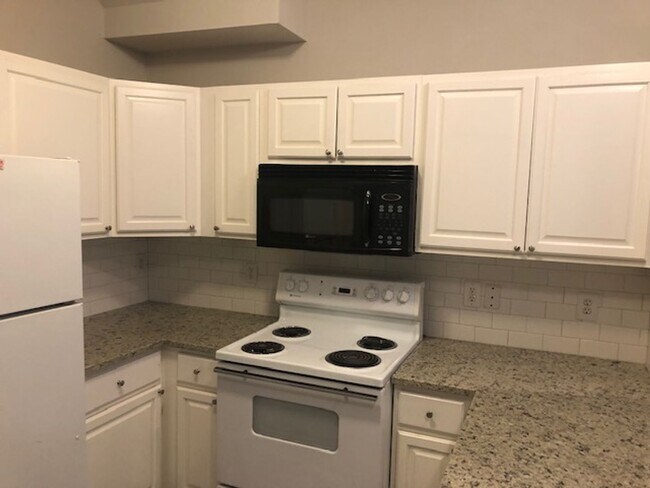 Photo - 7806 Kingsbury Wood Unit 3