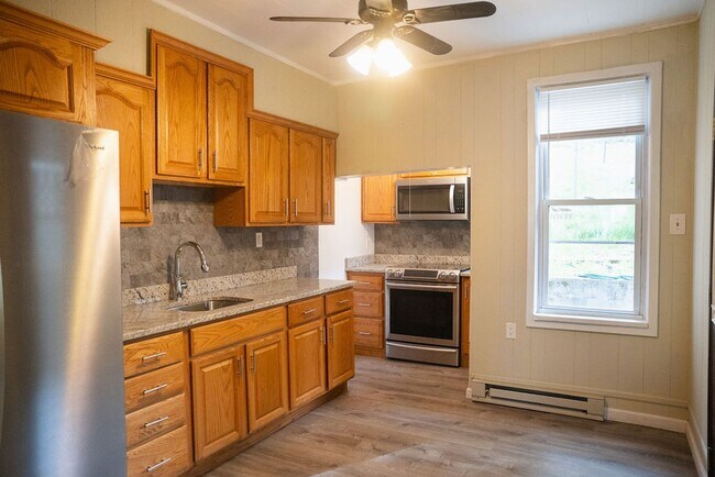 Photo - Spacious 5 Bedroom, 2 bathroom Home in Slatington!