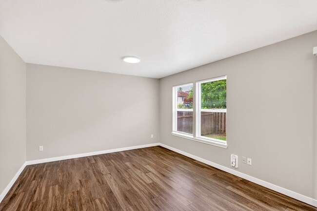 Photo - Newly Renovated Townhouse