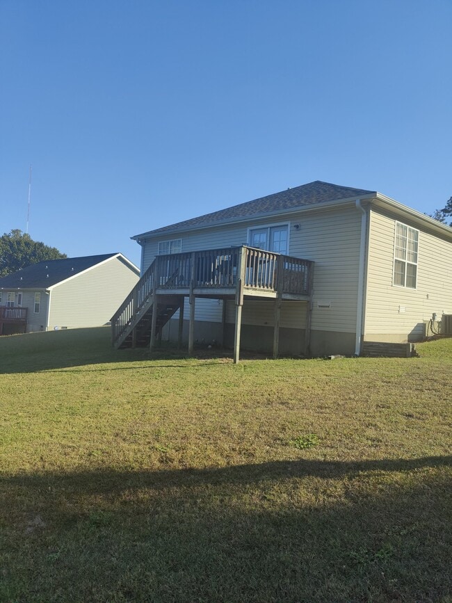 Building Photo - 341 Carriage Ln Rental