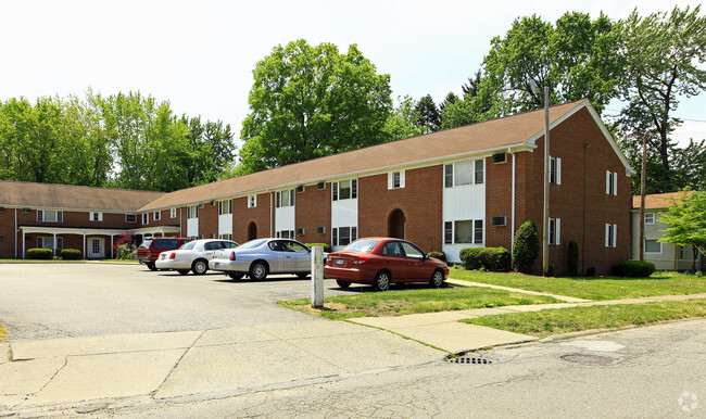 Building Photo - Colonial Village Rental