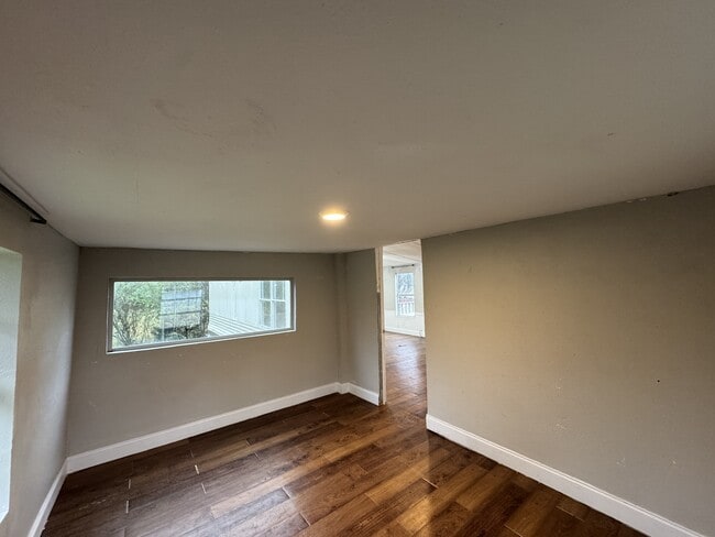 Photo - 610 Old Slag Rd