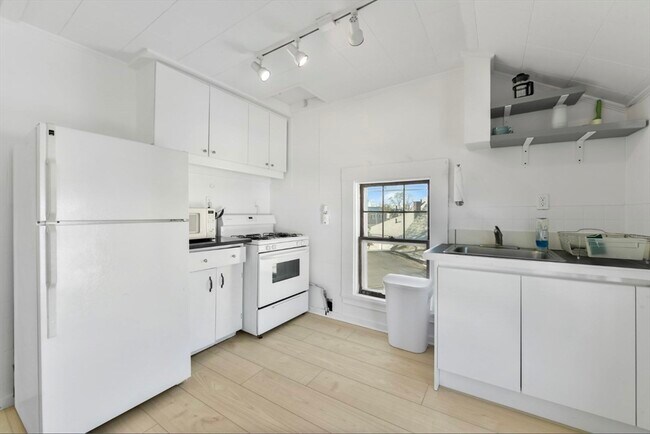 Photo - 23 Tafts Ave Unidad 2