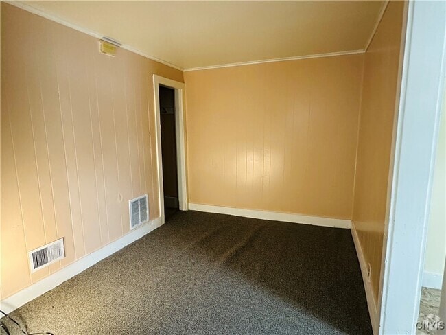 Building Photo - 119 W Bridge St Rental