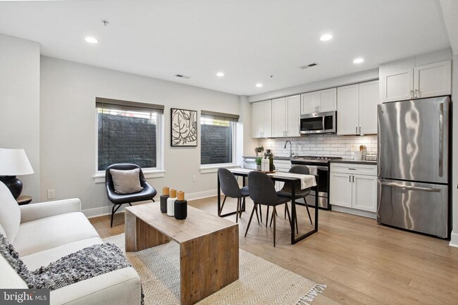 Photo - Welcome to this Modern 2BR/2BA condo located in Brookland Unidad 1