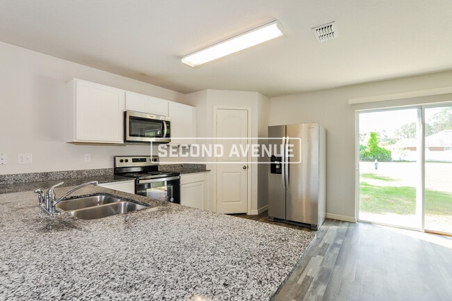 Photo - 41 Raemoor Dr