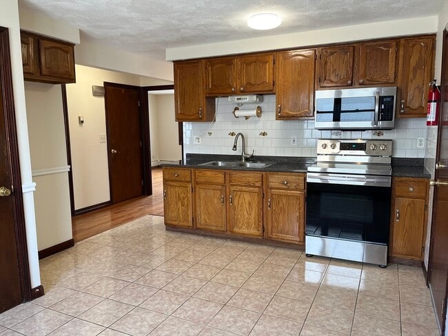 Photo - 77 Star St Unit 1