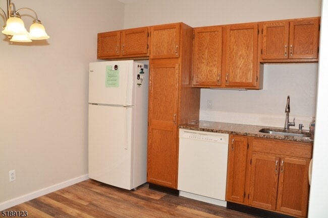 Photo - 2 Richmond Rd Unidad 110