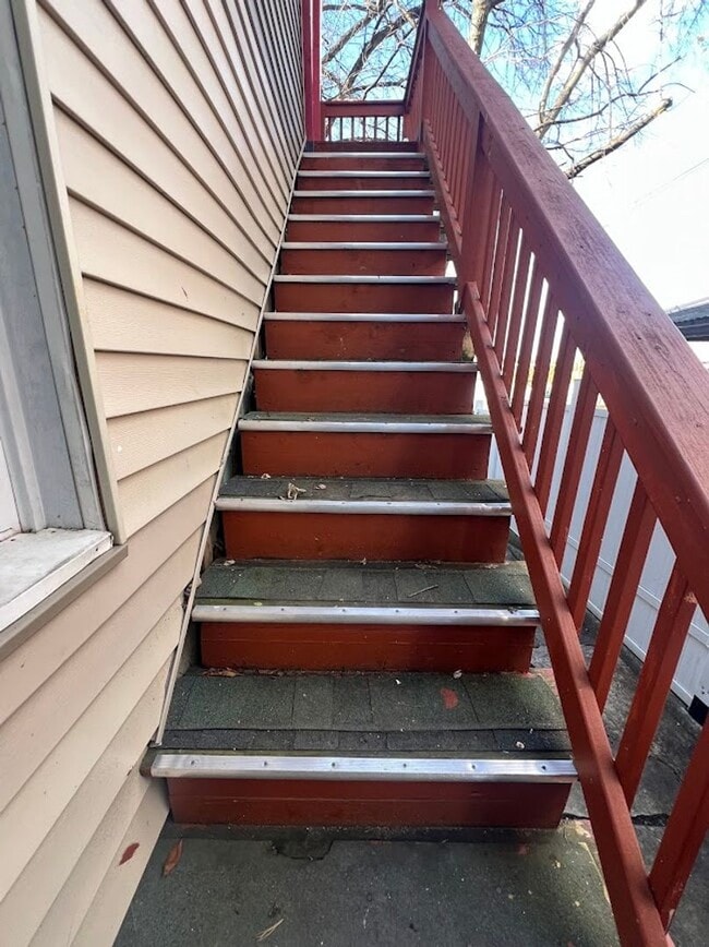 Photo - 1524 1/2 Centre Avenue Unit Apt 2