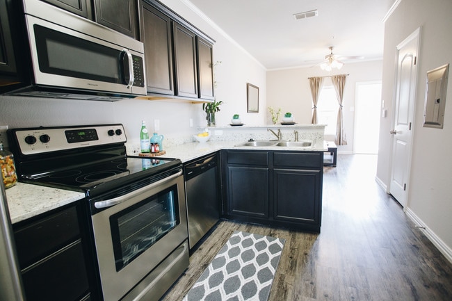 Elm Street Townhomes - Elm Street Townhomes