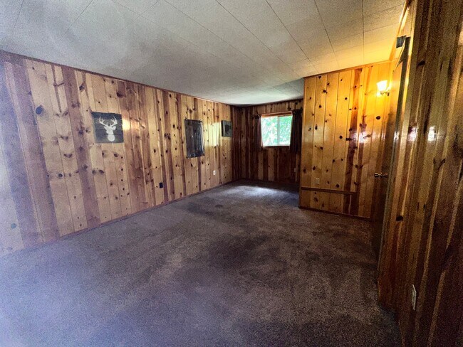 Photo - 237 E White Mountain Blvd
