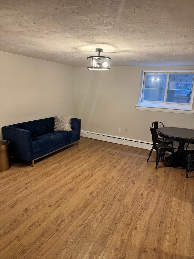 Photo - 63 Selkirk Rd Unit 1