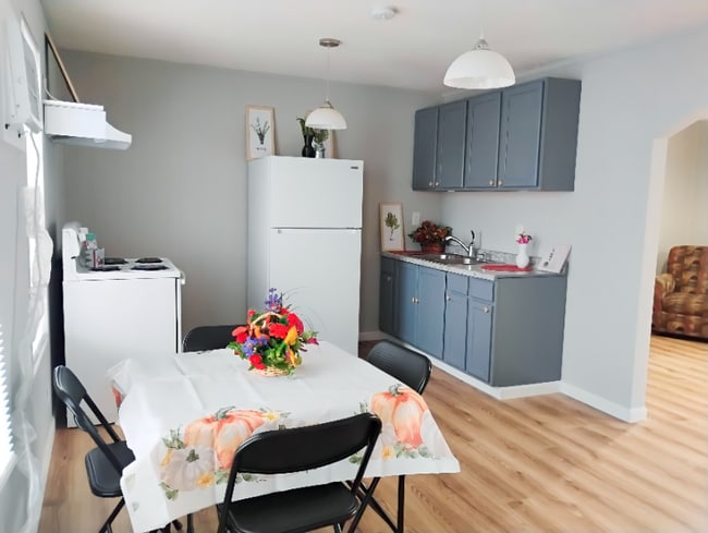 Photo - 777 E Yerby St