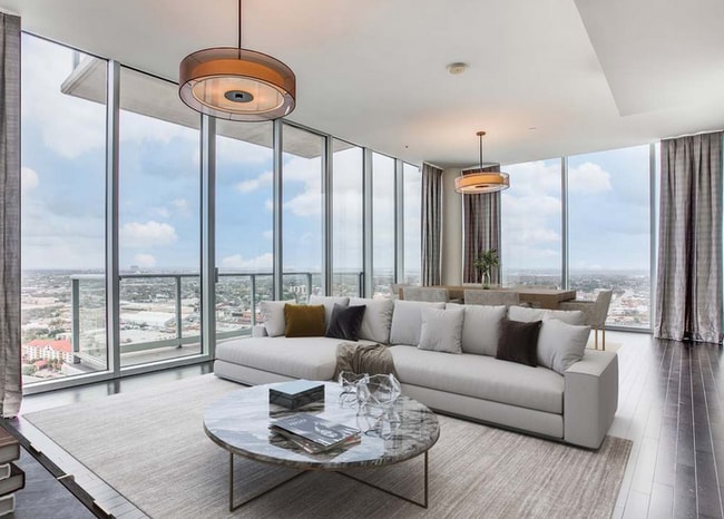 Building Photo - 610 E Market-185.9 Unit 185.9