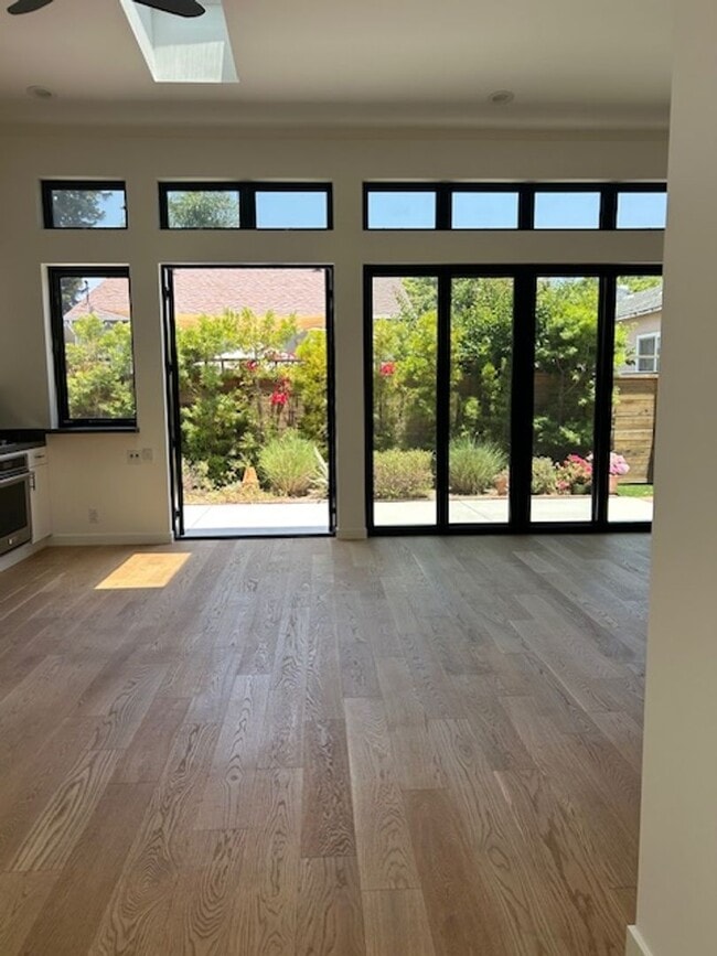 Spectacular one bedroom private ADU-garage... - Spectacular one bedroom private ADU-garage... House