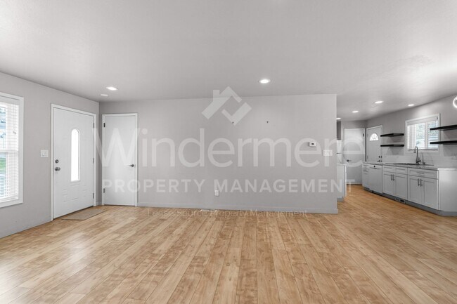 Photo - 1402 S Jefferson St Unit 1402 S Jefferson