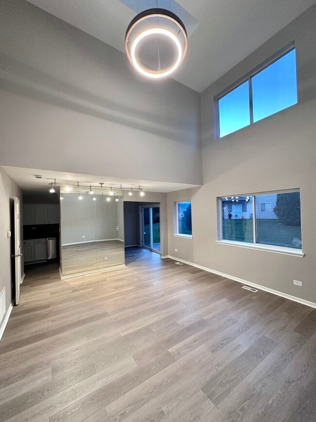 Photo - 652 E Whispering Oaks Ct