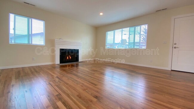 Photo - 1779 Highland St