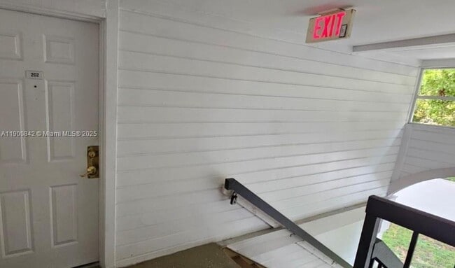 Photo - 18965 NW 62nd Ave Unidad 202