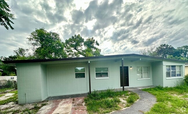 Building Photo - 4-Bedroom Home with Modern Touches!