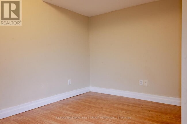 Photo - 1702 Greenvale Crescent
