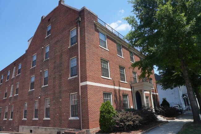 Photo - 615 Lindsay St